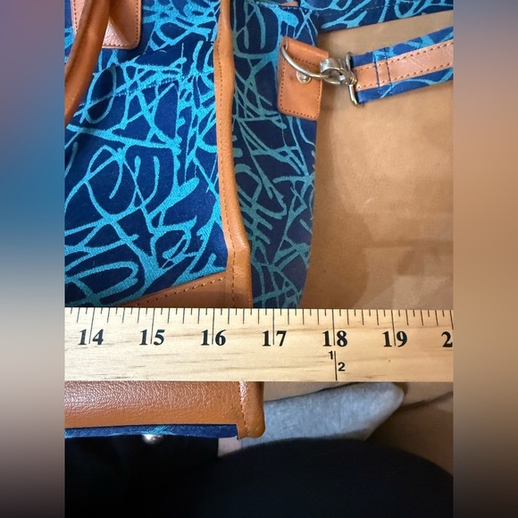 DVF STUDIO Travel Bag with Shoulder Strap - Picture 7 of 9